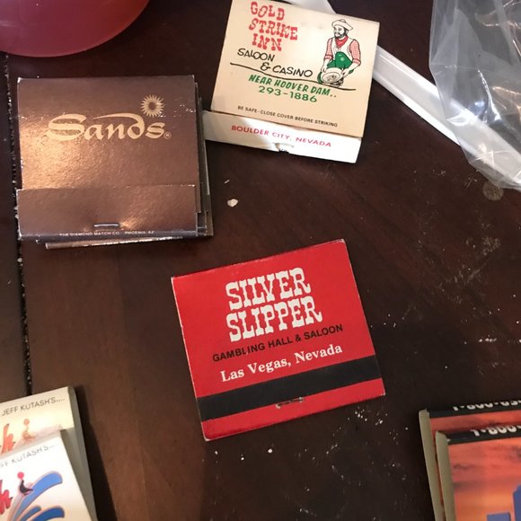 68 Former Las Vegas Hotel Matchbooks Aladdin Stardust Sands Imperial Palace etc - Picture 2 of 12